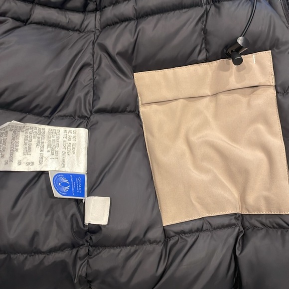 Canada Goose puffer coat - Picture 8 of 16